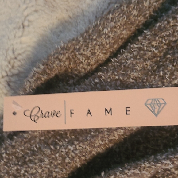 NWT !!! Sweater Hoodie - Picture 3 of 4